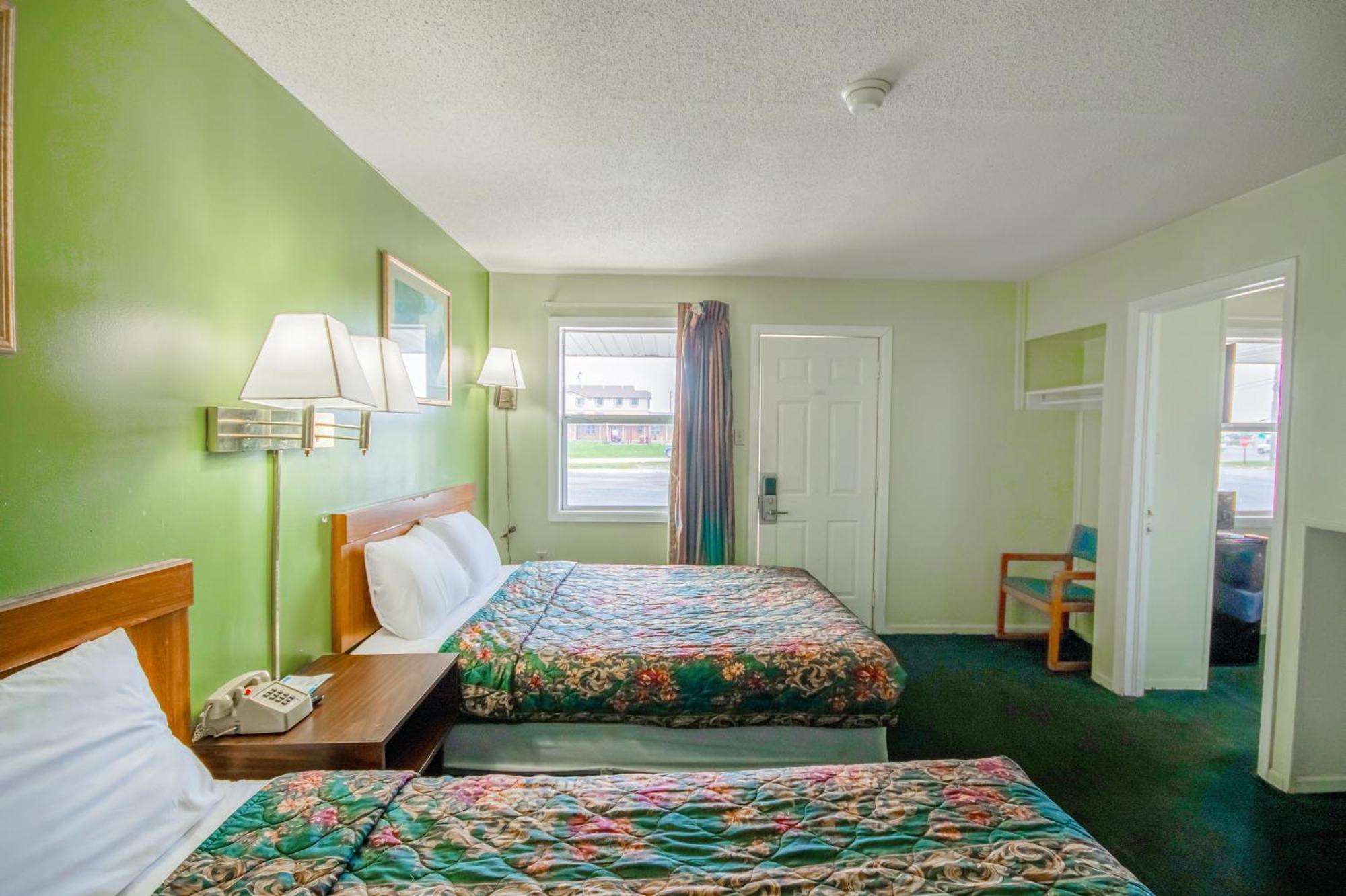 Oyo Travelier Motel Macon Exterior photo