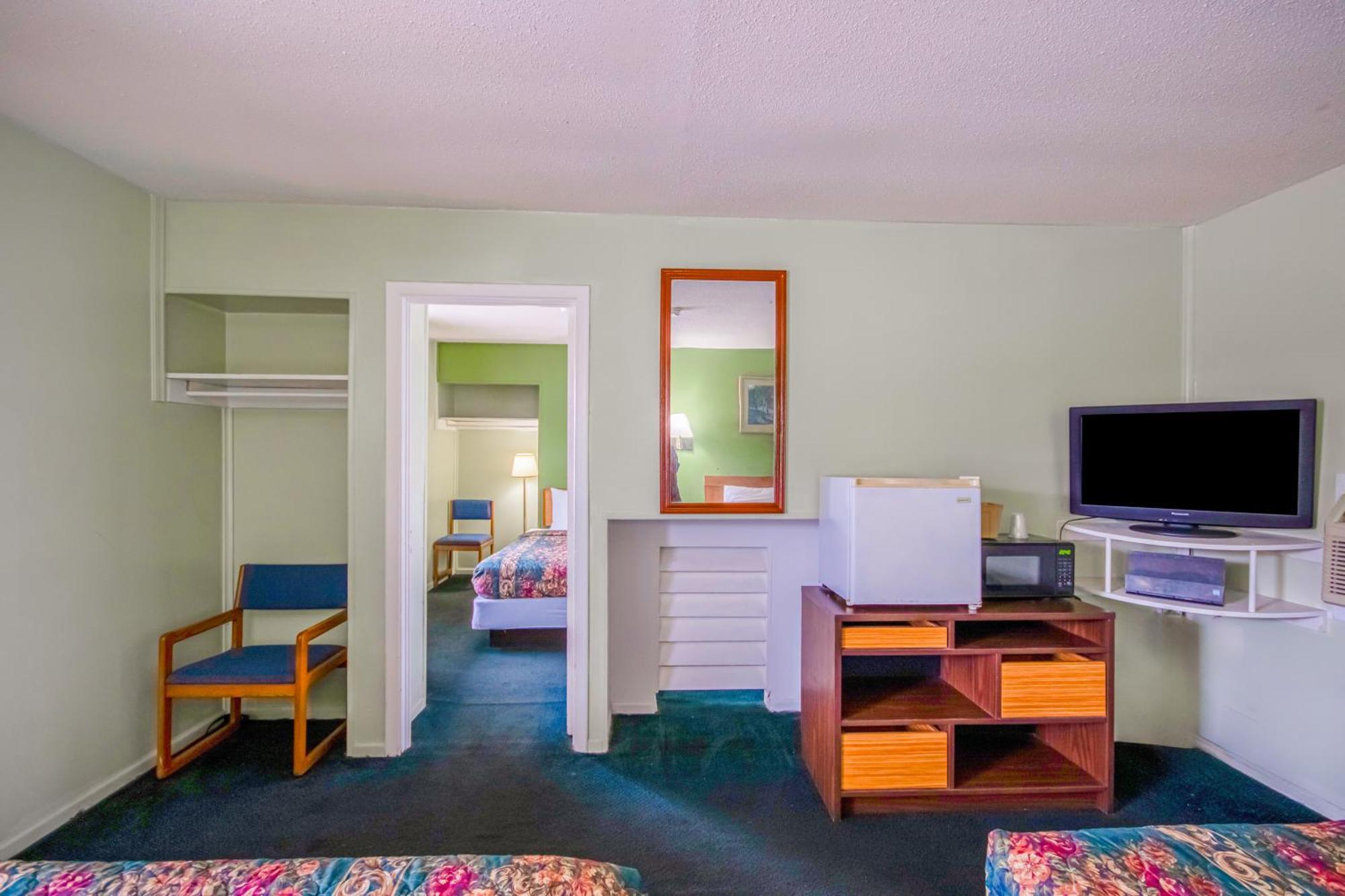 Oyo Travelier Motel Macon Exterior photo